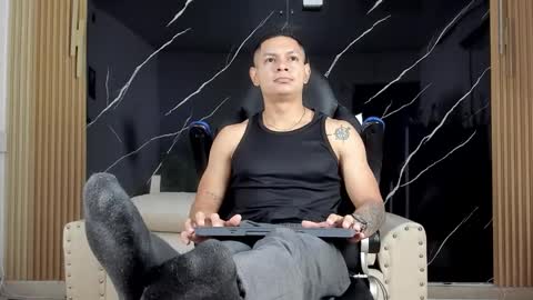 Snapshot of henrydouglas chatting on June 10, 2026, 10:47 am henrydouglas online show from June 10, 2026, 10:47 am
