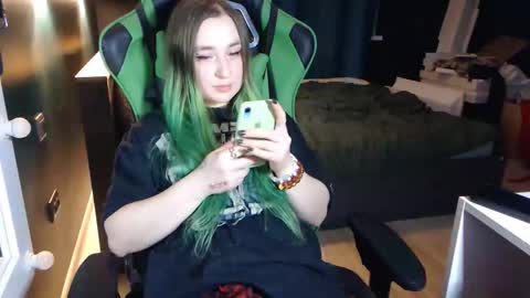 Hentaishiing online show from November 5, 2025, 2:00 am