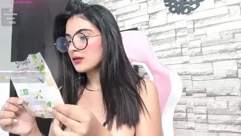 Snapshot of hera_elis chatting on January 13, 2025, 7:53 pm hera_elis online show from January 13, 2025, 7:53 pm