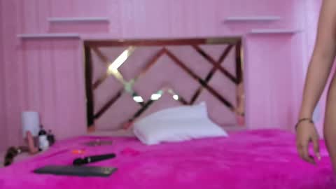 Snapshot of hera_elis chatting on February 28, 2025, 7:35 pm hera_elis online show from February 28, 2025, 7:35 pm