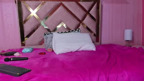 Snapshot of hera_elis chatting on March 1, 2025, 10:53 pm hera_elis online show from March 1, 2025, 10:53 pm