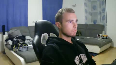 John Pearl online show from October 7, 2025, 7:00 pm