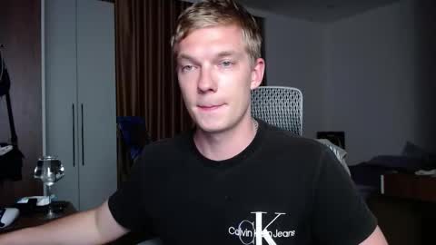 Snapshot of hercules__ chatting on October 13, 2025, 5:24 pm Gregblonde Alextattoo online show from October 13, 2025, 5:24 pm