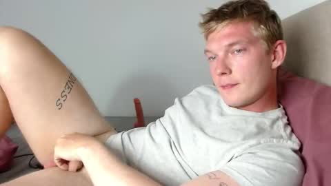 Snapshot of hercules__ chatting on October 25, 2025, 4:02 pm Gregblonde Alextattoo online show from October 25, 2025, 4:02 pm