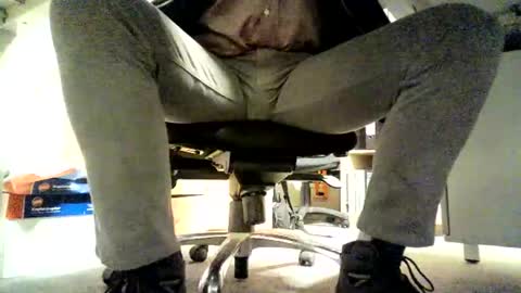 Snapshot of hering76 chatting on December 27, 2024, 8:13 am hering76 online show from December 27, 2024, 8:13 am