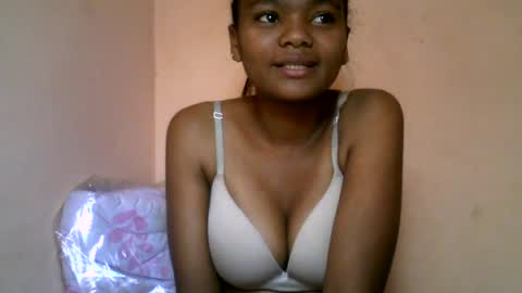 Snapshot of herisse01 chatting on June 12, 2026, 8:02 am herisse01 online show from June 12, 2026, 8:02 am