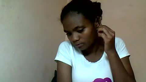 Snapshot of herisse01 chatting on June 19, 2026, 7:17 pm herisse01 online show from June 19, 2026, 7:17 pm
