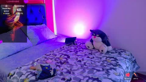 hermione_blonde online show from April 13, 2026, 10:54 am