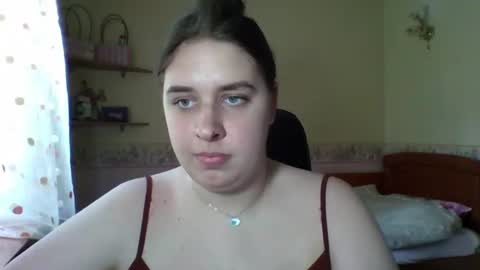 hess_luna_ online show from July 9, 2026, 9:02 am