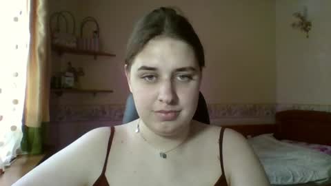 hess_luna_ online show from July 14, 2026, 9:03 am