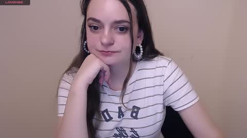 Snapshot of hetty_blueberry chatting on December 9, 2024, 2:39 pm Jessica online show from December 9, 2024, 2:39 pm