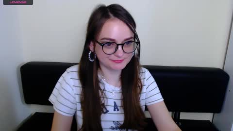 Snapshot of hetty_blueberry chatting on December 15, 2024, 4:04 pm Jessica online show from December 15, 2024, 4:04 pm