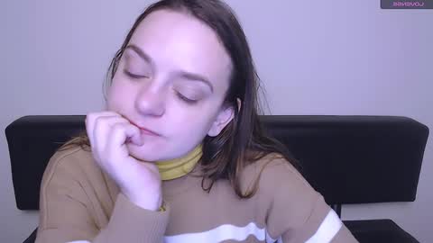 Snapshot of hetty_blueberry chatting on December 17, 2024, 7:40 am Jessica online show from December 17, 2024, 7:40 am