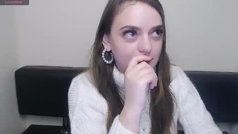 Snapshot of hetty_blueberry chatting on January 19, 2025, 3:21 pm Jessica online show from January 19, 2025, 3:21 pm