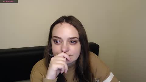 Snapshot of hetty_blueberry chatting on January 21, 2025, 4:05 pm Jessica online show from January 21, 2025, 4:05 pm