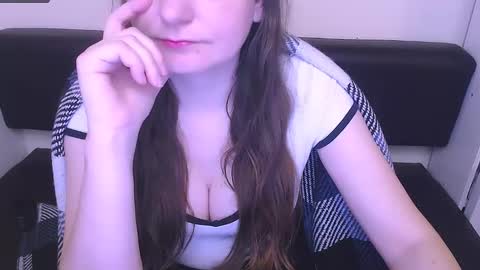 Snapshot of hetty_blueberry chatting on March 9, 2025, 3:05 pm Jessica online show from March 9, 2025, 3:05 pm