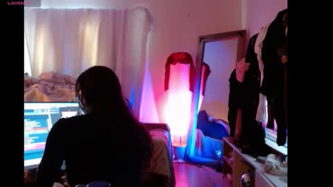 Snapshot of hevin69 chatting on February 5, 2026, 9:30 pm hevin69 online show from February 5, 2026, 9:30 pm