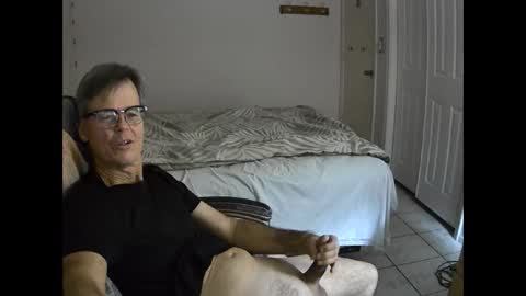 hewes1 online show from December 21, 2024, 11:01 am