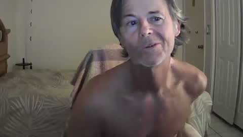 Snapshot of hewes1 chatting on April 17, 2026, 9:56 am hewes1 online show from April 17, 2026, 9:56 am