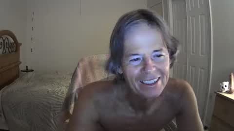 Snapshot of hewes1 chatting on July 9, 2026, 7:23 am hewes1 online show from July 9, 2026, 7:23 am