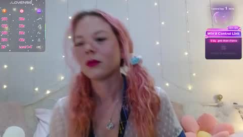 hexbunnie online show from April 5, 2026, 2:20 am