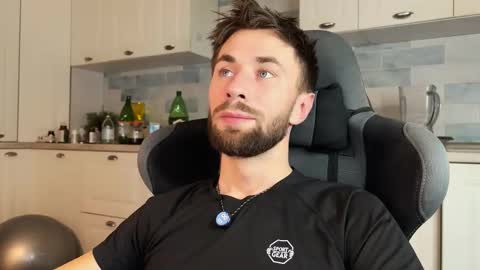 Arnold online show from December 14, 2025, 2:28 am