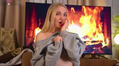 Snapshot of hey_becky chatting on February 10, 2026, 7:01 am Becky online show from February 10, 2026, 7:01 am