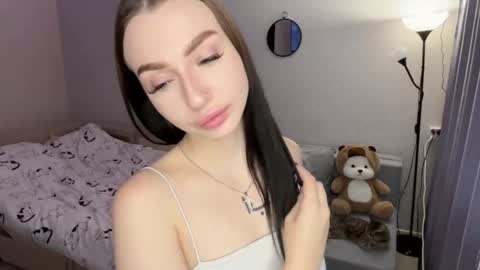 Snapshot of hey_lola_ chatting on November 19, 2025, 10:26 am Lola online show from November 19, 2025, 10:26 am