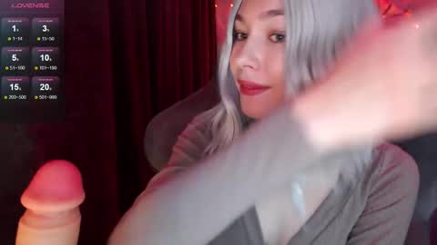 Snapshot of hey_nora_ chatting on November 7, 2025, 2:33 am Nora online show from November 7, 2025, 2:33 am