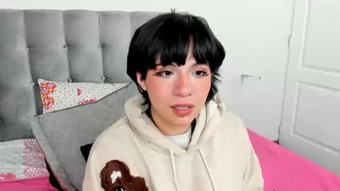 Noraly  online show from February 4, 2025, 4:59 am