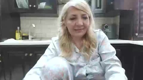 Snapshot of heyheygrey chatting on April 17, 2026, 1:47 pm Heyheygrey online show from April 17, 2026, 1:47 pm