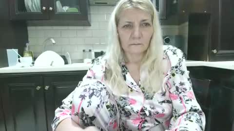 Snapshot of heyheygrey chatting on April 24, 2026, 8:44 pm Heyheygrey online show from April 24, 2026, 8:44 pm