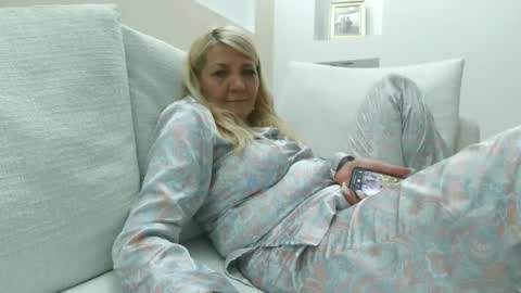 Snapshot of heyheygrey chatting on May 21, 2026, 2:29 am Heyheygrey online show from May 21, 2026, 2:29 am