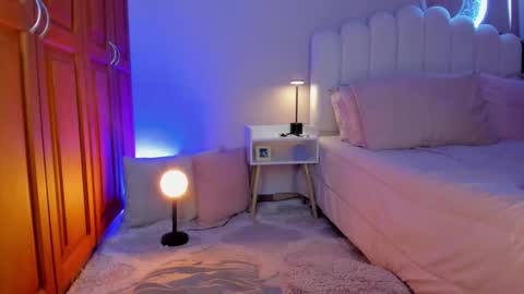 Martina Ricci Show schedule Monday to Friday 8am colombia time I work some weekends  online show from January 14, 2026, 2:23 pm