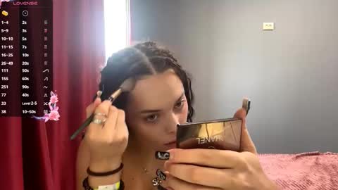 Snapshot of heyvibeee chatting on October 20, 2025, 8:48 am Gina online show from October 20, 2025, 8:48 am