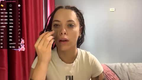 Snapshot of heyvibeee chatting on October 21, 2025, 9:10 am Gina online show from October 21, 2025, 9:10 am