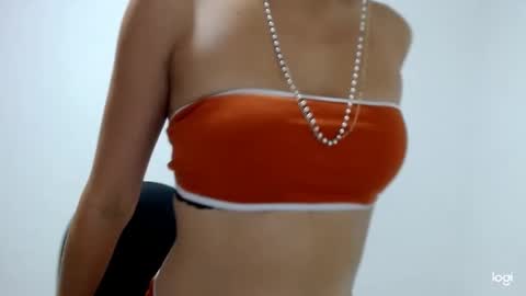 Snapshot of hhayek_eva7 chatting on December 14, 2024, 12:33 am Eva online show from December 14, 2024, 12:33 am