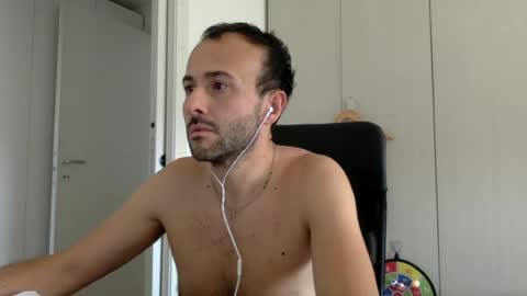 Snapshot of hhombre chatting on June 18, 2026, 9:14 am hhombre online show from June 18, 2026, 9:14 am