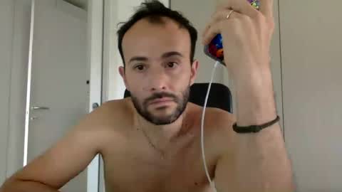 Snapshot of hhombre chatting on June 25, 2026, 12:09 pm hhombre online show from June 25, 2026, 12:09 pm