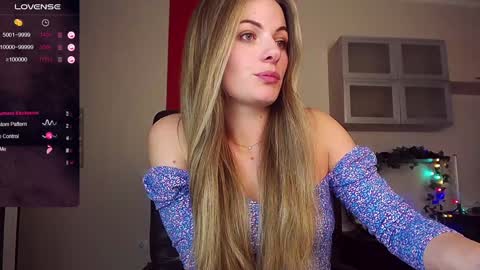 Lina online show from January 10, 2025, 6:06 pm