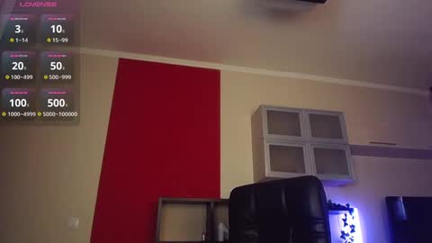 Lina online show from March 9, 2025, 10:52 am