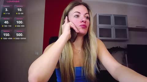 Lina online show from October 24, 2025, 9:06 am