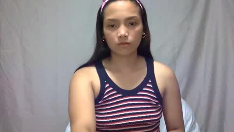 hi_there99 online show from October 17, 2025, 2:26 am