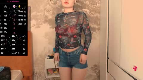 Hiaru online show from October 19, 2025, 5:52 am