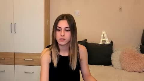 Ana online show from October 18, 2025, 3:02 pm