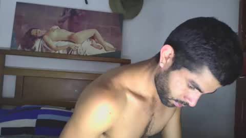 hideonbush online show from October 31, 2025, 11:44 am