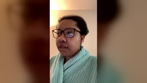 Snapshot of highkeyheidee chatting on April 25, 2026, 5:32 pm Juana B. Bread online show from April 25, 2026, 5:32 pm