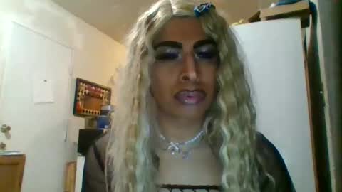 Snapshot of hihheelstranny chatting on February 28, 2026, 9:32 am hihheelstranny online show from February 28, 2026, 9:32 am