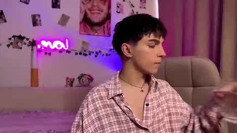 Snapshot of hiidear chatting on March 18, 2026, 2:53 pm twinkvadusha online show from March 18, 2026, 2:53 pm