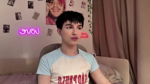 Snapshot of hiidear chatting on April 3, 2026, 2:15 pm twinkvadusha online show from April 3, 2026, 2:15 pm